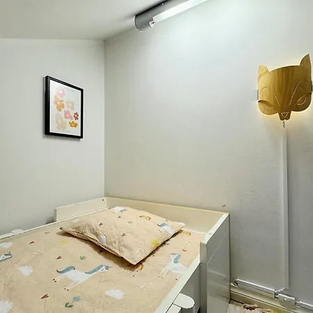 Skyroom - Sauna, Family-friendly & Skyline Views Apartamento *