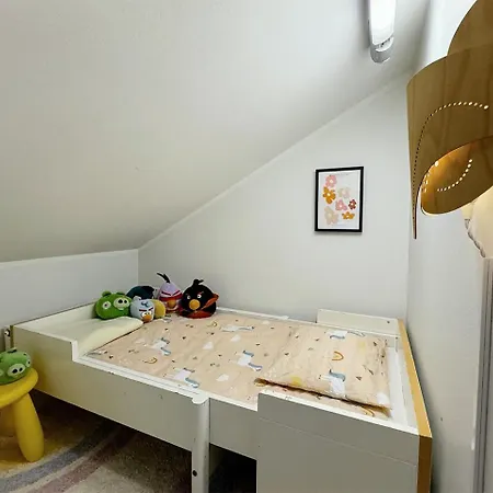 Apartment Skyroom - Sauna, Family-friendly & Skyline Views