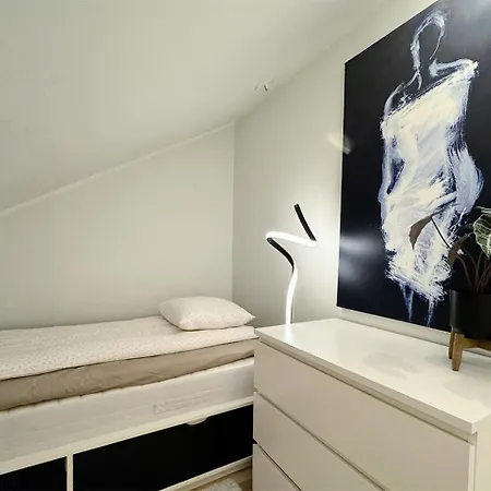 Skyroom - Sauna, Family-friendly & Skyline Views Appartement *