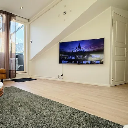 Apartment Skyroom - Sauna, Family-friendly & Skyline Views