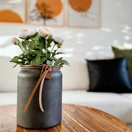 Skyroom - Sauna, Family-friendly & Skyline Views Appartement *