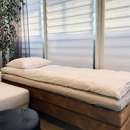 Skyroom - Sauna, Family-friendly & Skyline Views