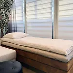 Skyroom - Sauna, Family-friendly & Skyline Views